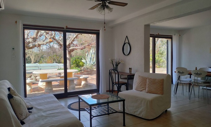 Montesquieu-des-Alberes Apartment | Self-catering 2-bedroom apartment with pool and garden
