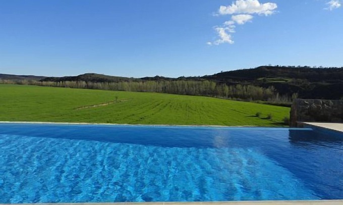 Vilanova de l'Aguda Cottage | Self catering cottage La Torra de Ribelles for 15 people