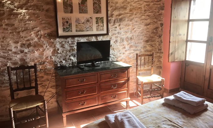 Vilafranca Cottage | Self catering Masia Matutano for 12 people