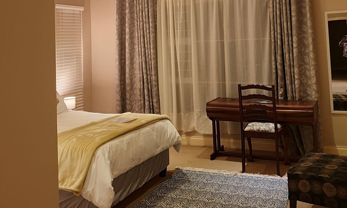 Albert Falls House | Self-catering accommodation on a private farm overlooking the Albert Falls Dam.