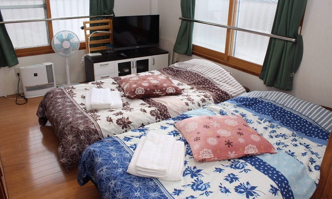 Kasuga Apartment | Self-catering accommodation with Wi-fi and amenities. 10 minutes from JR Kasuga Station. MIYUKIHOUSE201