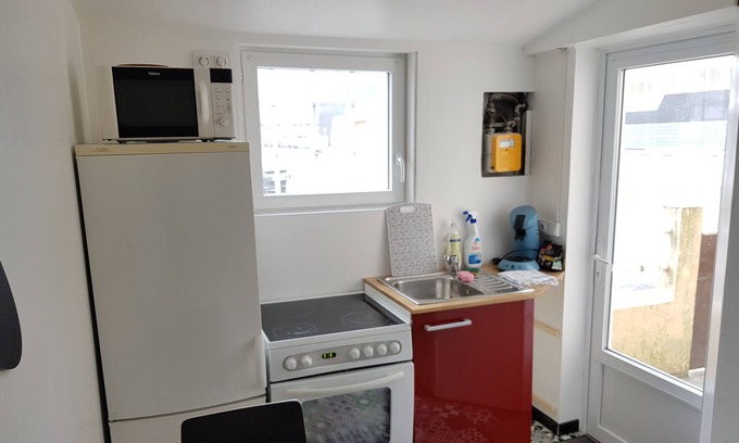 Saint-Nazaire House | Self-catering apartment for 1 to 5 travellers, equipped with 4 beds