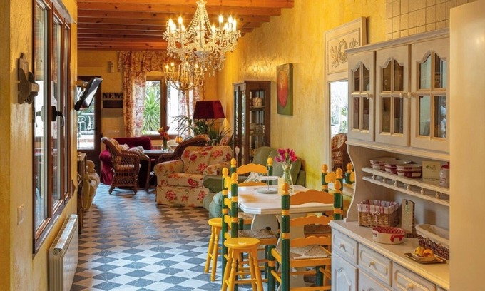 Castronuno House | Self catering BEAUTIFUL ALAMEDAS* for 13 people