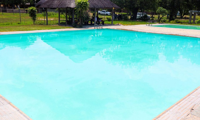 Flora Park Ski Chalet | Self Catering Chalets - Manyeleti