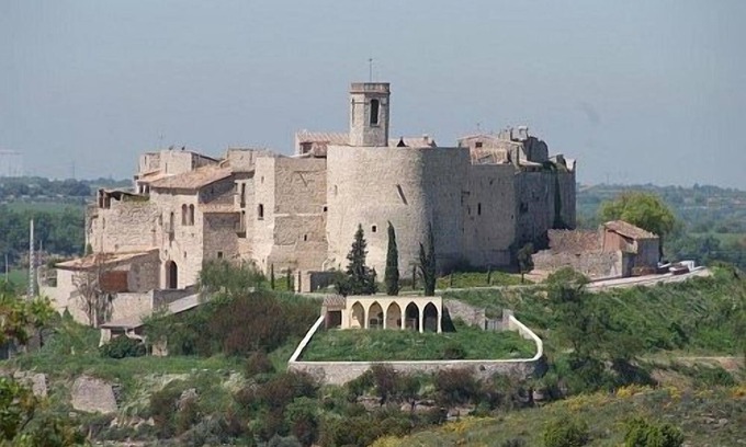 Montfalco Murallat Cottage | Self catering cottage Cal Estasia for 3 people