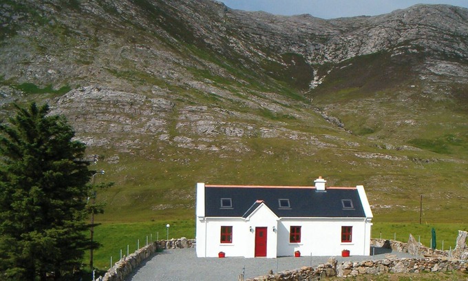 Recess House | SELF CATERING COTTAGE IN PICTURESQUE INAGH VALLEY WITH WI-FI