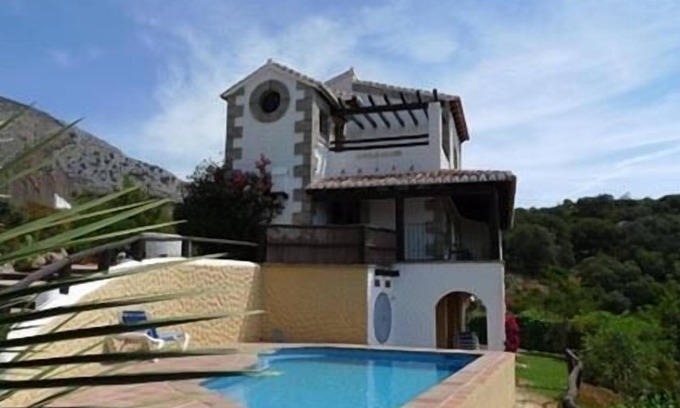 Alora Cottage | Self catering El Chorro Villas for 8 people