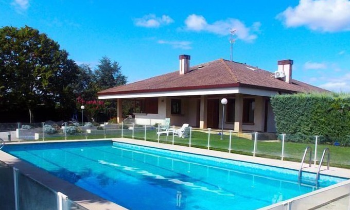 Muruzabal Cottage | Self catering El Jardín de Muruzábal for 23 people