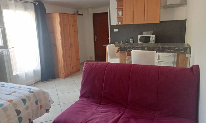 Dammarie Les Lys Apartment | Self-catering accommodation (studio) 30 min from Paris, Melun Gare
