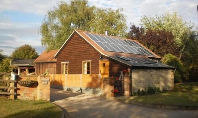 Quedgeley Cottage | Self Catering Holiday Accomodation In Fulready, South Warwickshire, England