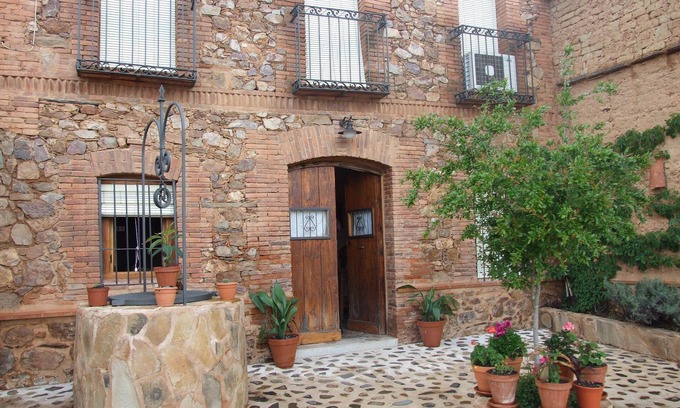 Navalpino Cottage | Self catering La Cerquilla del Médico for 10 people