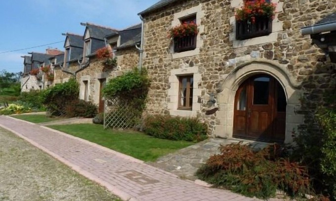 Corseul Cottage | Self catering La Julerie for 8 people