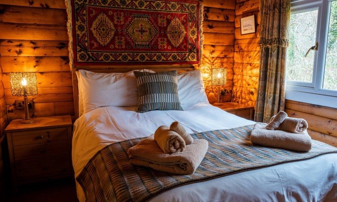 Duirinish Cabin | Self-Catering log cabin near Plockton and the Isle of Skye secluded, well equipped and dog friendly.