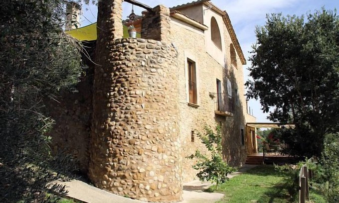 Vilademuls Cottage | Self catering Mas Guitart for 4 people