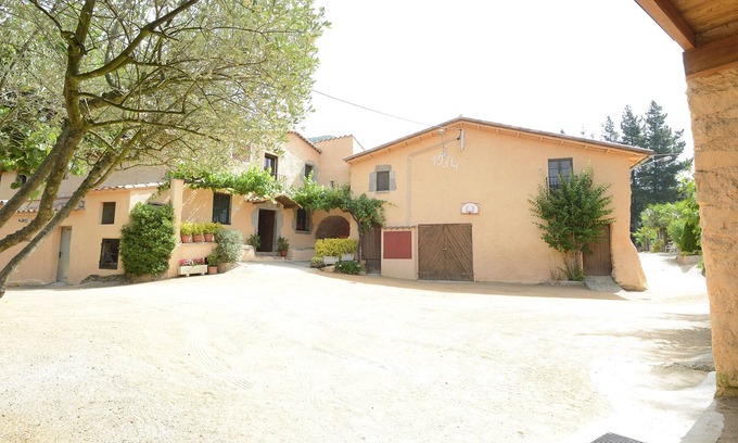 Arbucies Cottage | Self catering Mas Romeu for 12 people