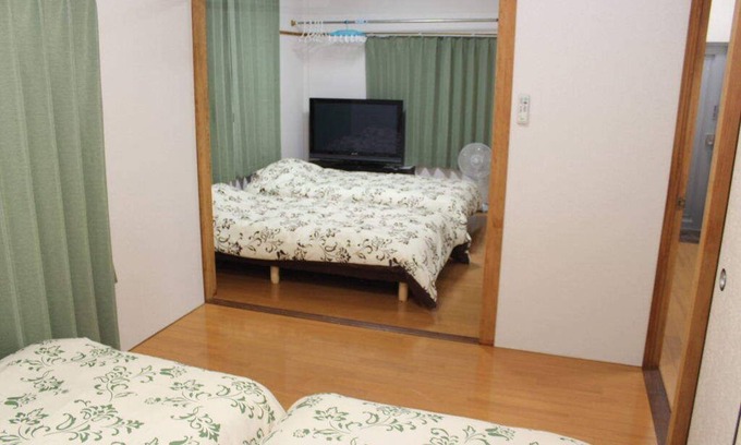 Kasuga Apartment | Self-catering with Wi-fi and amenities. 10 minutes from JR Kasuga Station. MIYUKIHOUSE302