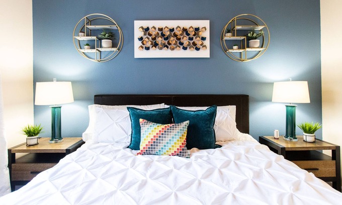 Stevenson Ranch Apartment | ✔Self Check-in✔W/D✔A/C✔3 TVs✔2 King Beds ✔1 Parking