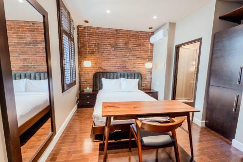 Latin Quarter Apartment | Self Check-In Boutique Hotel - Quartier latin - Room 202