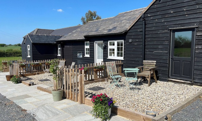 Howlett End House | Self contained and self catering annexe. Situated up a lovely quiet country lane