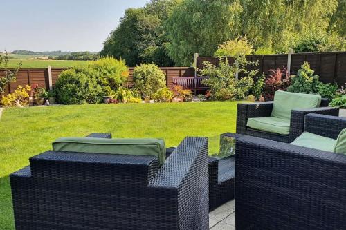Sawston House | Self-contained annex with private entrance, double bed, kitchen, bathroom, free car park - Near Cambridge, Duxford Air Museum and Addenbrooke's Hospital