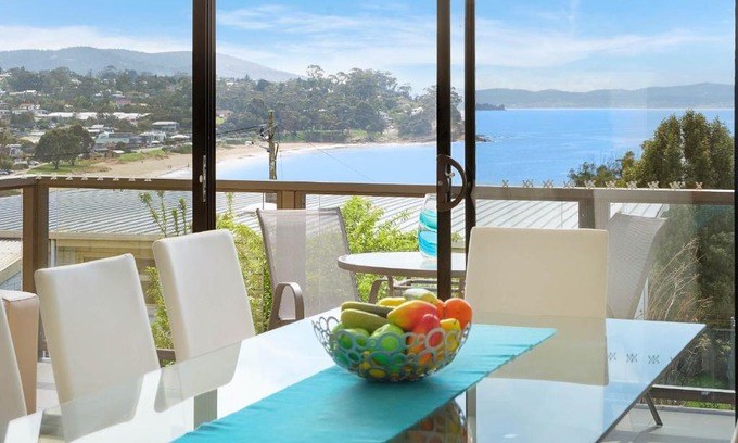 Blackmans Bay Apartment | Self Contained Beach View Apartment