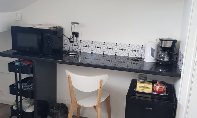 Beaute Baltard Apartment | Self-contained attic room in secure building (6th floor)
