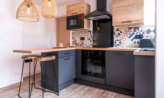 Rugby Apartment | Self contained, Full Ibiza inspired Apartment (2 Bedrooms)