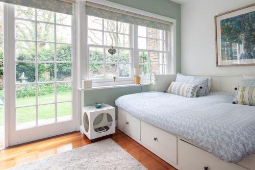 Putney Bed & Breakfast | Self contained garden studio