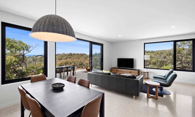 Fairhaven House | Self Contained Studio I Ocean Views