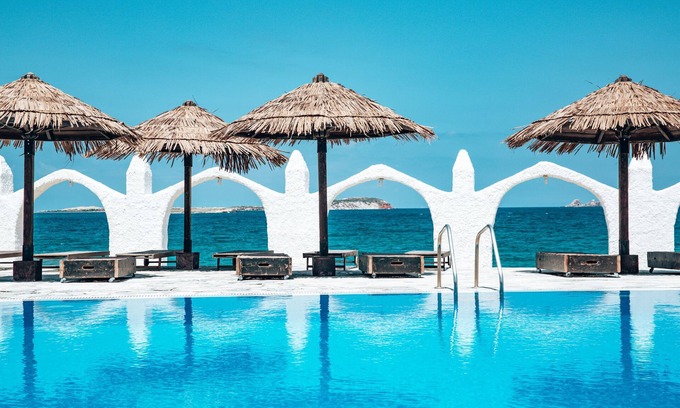 Pounta Hotel | Selina Paros