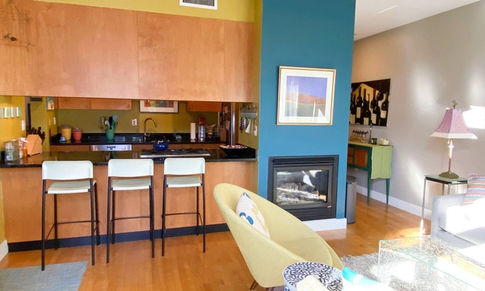 Ward Two Condo | Semester/year rental 10 minute walk to Harvard University