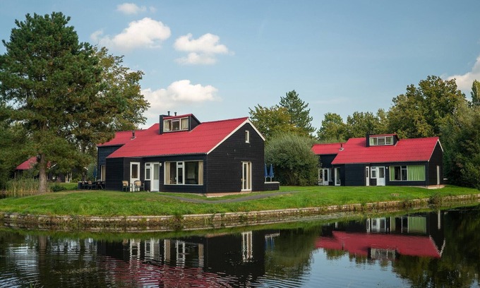 Midlaren Cottage | Semi-detached bungalow for 4 persons