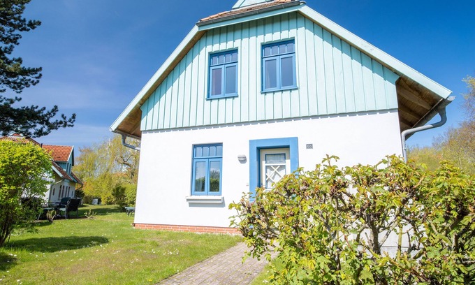 Ostseebad Wustrow House | Semi-detached house Weidenhof 6b in the Baltic seaside resort of Wustrow