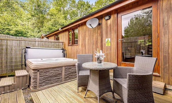 Allithwaite Ski Chalet | Semi-detached deluxe lodge offering the perfect romantic retreat for couples.