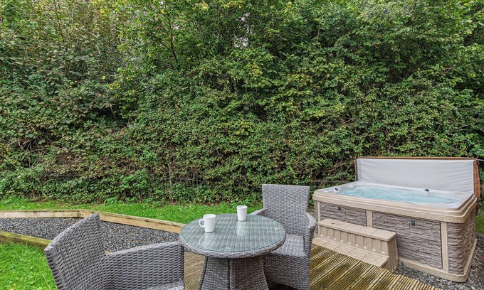 Allithwaite Ski Chalet | Semi-detached deluxe lodge offering the perfect romantic retreat.