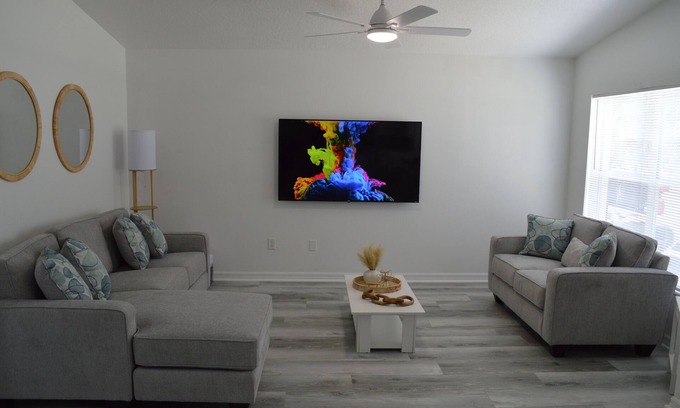 Tampa House | Seminole Hard Rock Casino, Ybor City Tampa 3 Bedroom Home