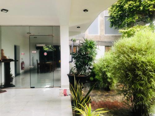 Polonnaruwa Hotel | Senanayaka Holiday Inn