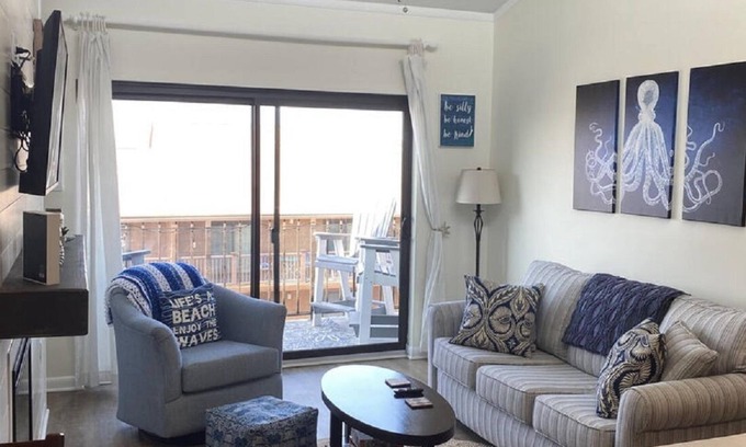 Midtown Ocean City Condo | SEND INQUIRY TO FIND OUT IF YOUR DATES ARE AVAILABLE, TOP FLOOR VIEWS!