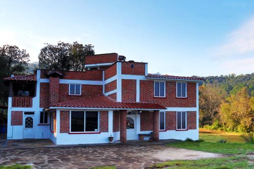 Senguio Cabin | Senda Monarca