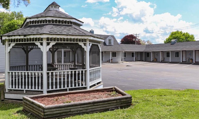 Watkins Glen Hotel | Seneca Clipper Inn
