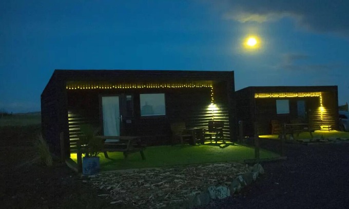 Lybster Cabin | Senga - Cosy Coastal Cabin Sleep 4 + 2 Dogs