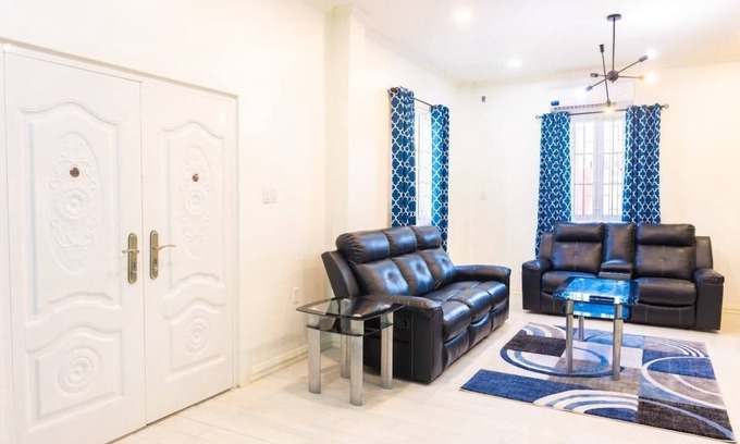 Georgetown Apartment | Senior Suite 3 Bedroom