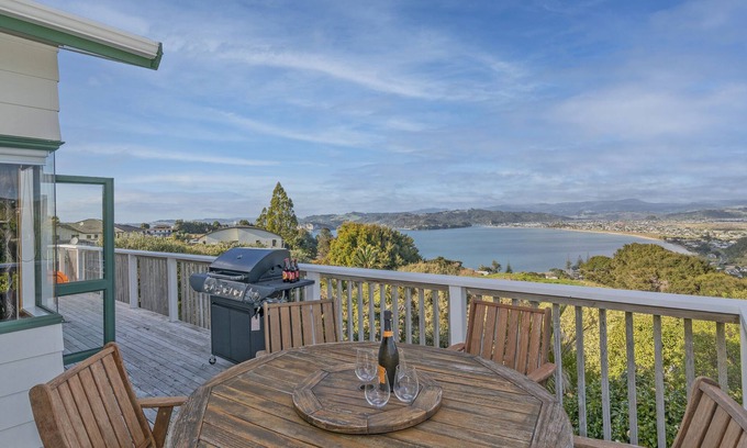 Whitianga House | Sensational on Centennial - Whitianga Holiday Home