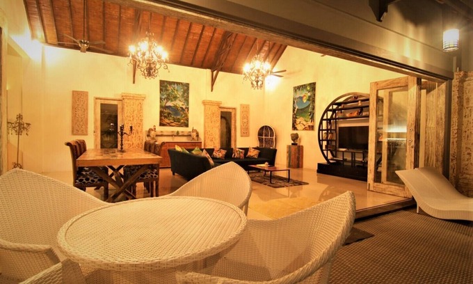 Renon Villa | SENSATIONAL VILLA 2 BEACHSIDE