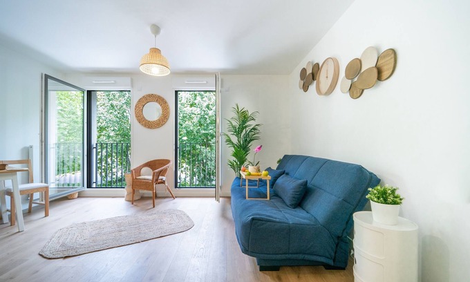 Rueil-Malmaison Apartment | Sensations - Studio dans le quartier d'affaires