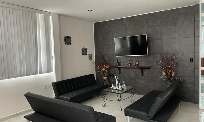 Tehuacan House | Sensity Home Preciosa y espaciosa casa todos los servicios 5 min del CIS