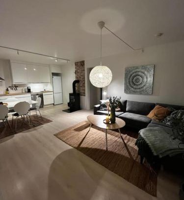 Sandnes Apartment | Sentral og lys leilighet med stor uteplass og gratis parkering