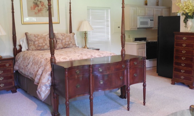 Mineola House | Separate comfortable guest house