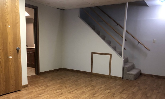West Bloomington House | Separate floor private home next to mall of America airport