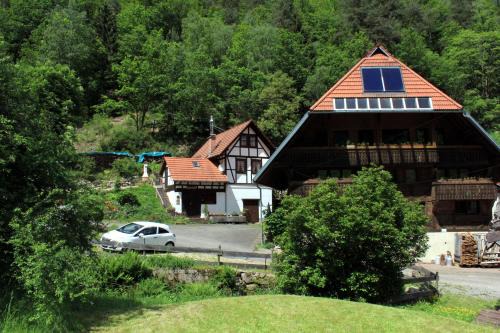 Hornberg House | Separates Ferienhaus Speicherhäusle auf dem Hasenhof mit eigener Terrasse mit Grill, Kachelofen, WLAN